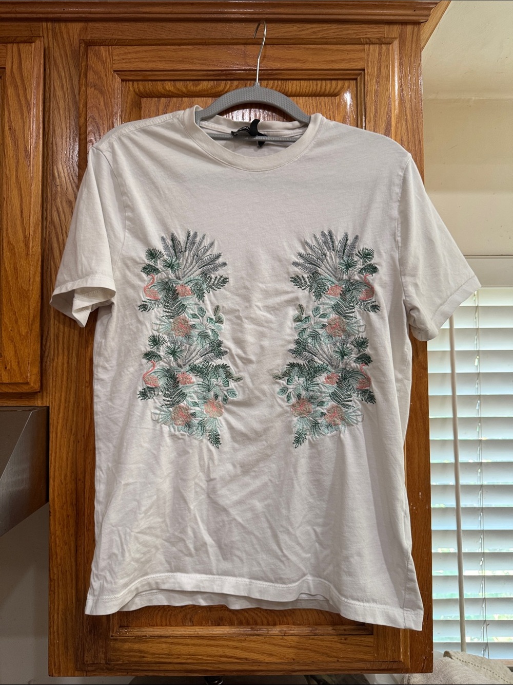 MEN’s Express Short-Sleeve Tee with Green & Pink Tropical Embroidery Print